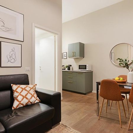 New & Cozy Apt In Porta Romana Milan Luaran gambar
