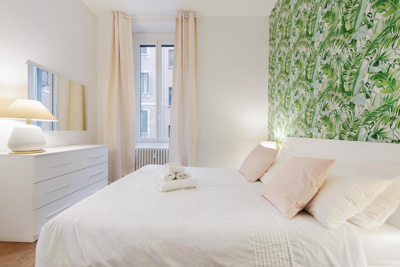 New & Cozy Apt In Porta Romana Milan Luaran gambar