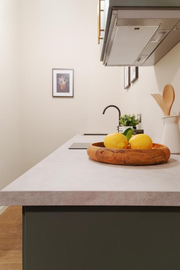 New & Cozy Apt In Porta Romana Milan Luaran gambar