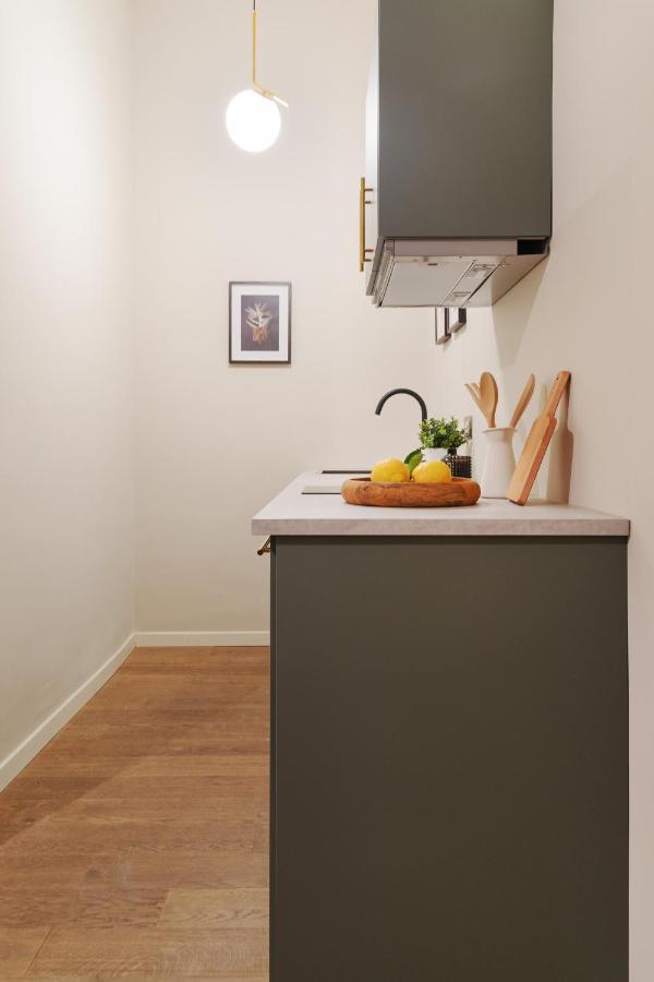 New & Cozy Apt In Porta Romana Milan Luaran gambar