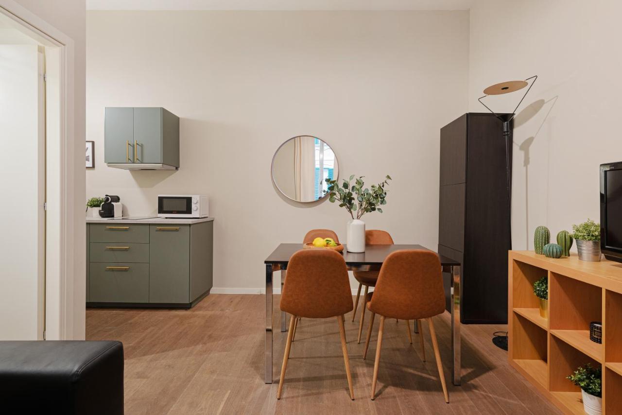 New & Cozy Apt In Porta Romana Milan Luaran gambar